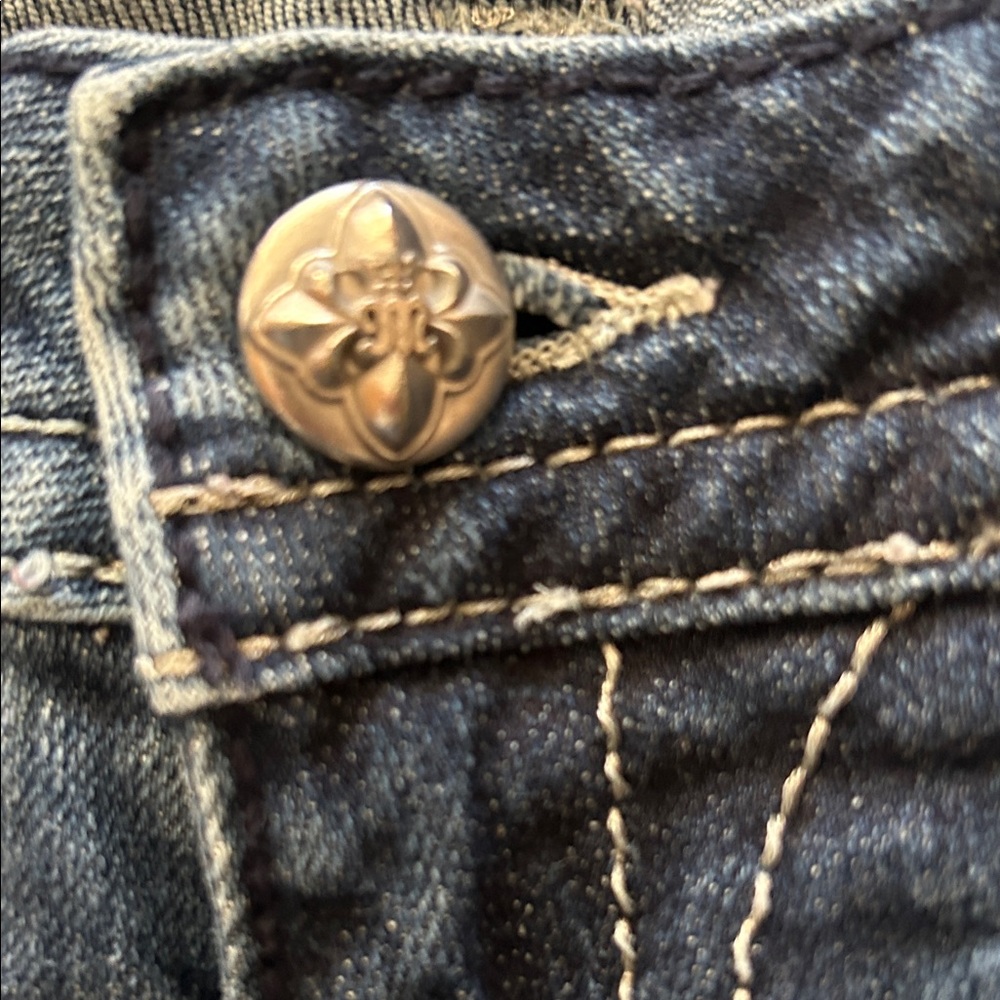 Miss Me⚜️Medium Blue Cropped Capri Jeans💙Cross Embellishment JP5490P Size 29 - Picture 12 of 14